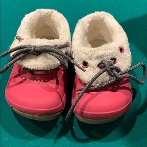 Kids fleece lined crocs💖